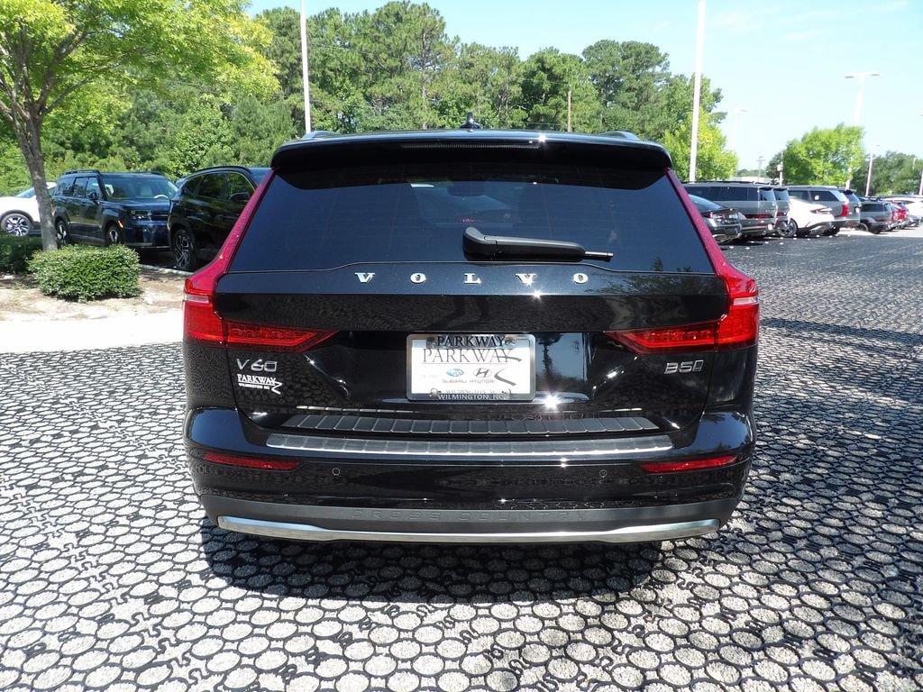 Certified 2026 Volvo V60 B5 Cross Country Ultra AWD/4WD image 8