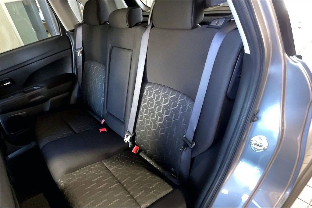 Used 2025 Mitsubishi Outlander Sport ES image 15