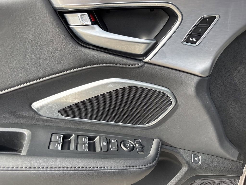 Used 2024 Acura RDX Base SH-AWD image 15