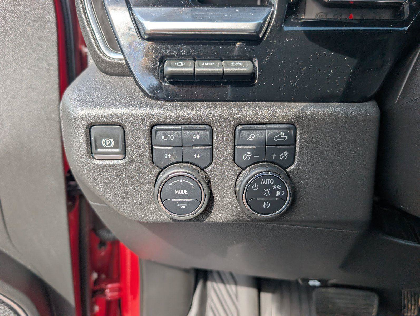 Used 2025 Chevrolet Silverado 1500 LTZ w/ LTZ Premium Package AWD/4WD image 32