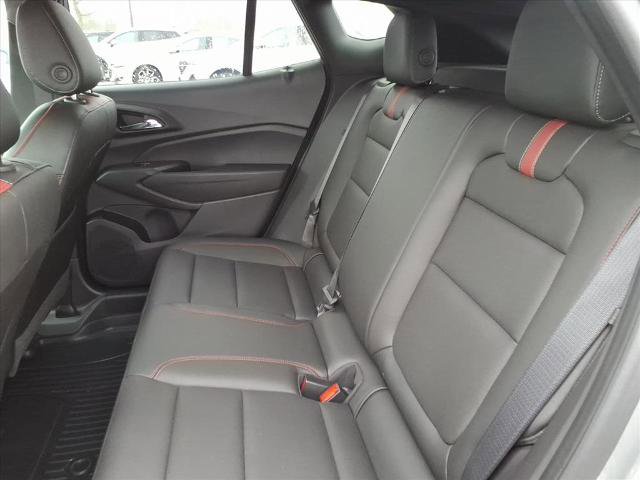 Used 2025 Chevrolet Trax RS image 9