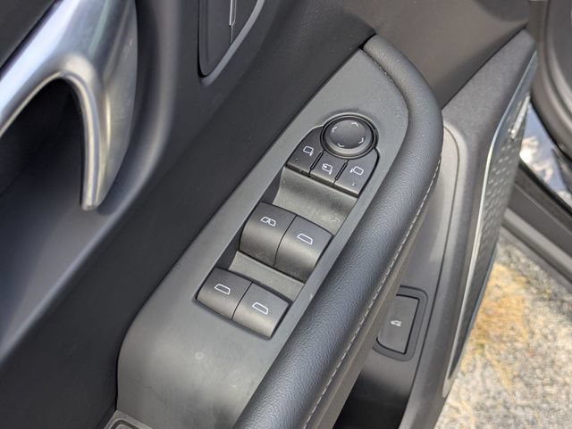 Used 2025 Buick Enclave Preferred FWD image 13