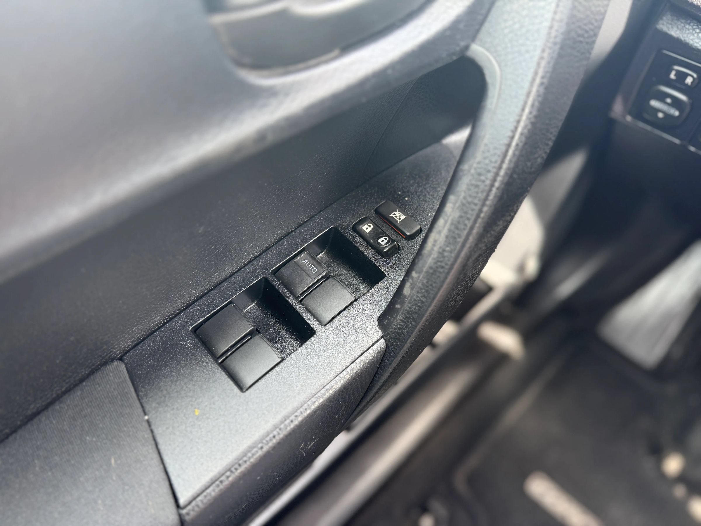 Used 2014 Toyota Corolla L FWD image 21