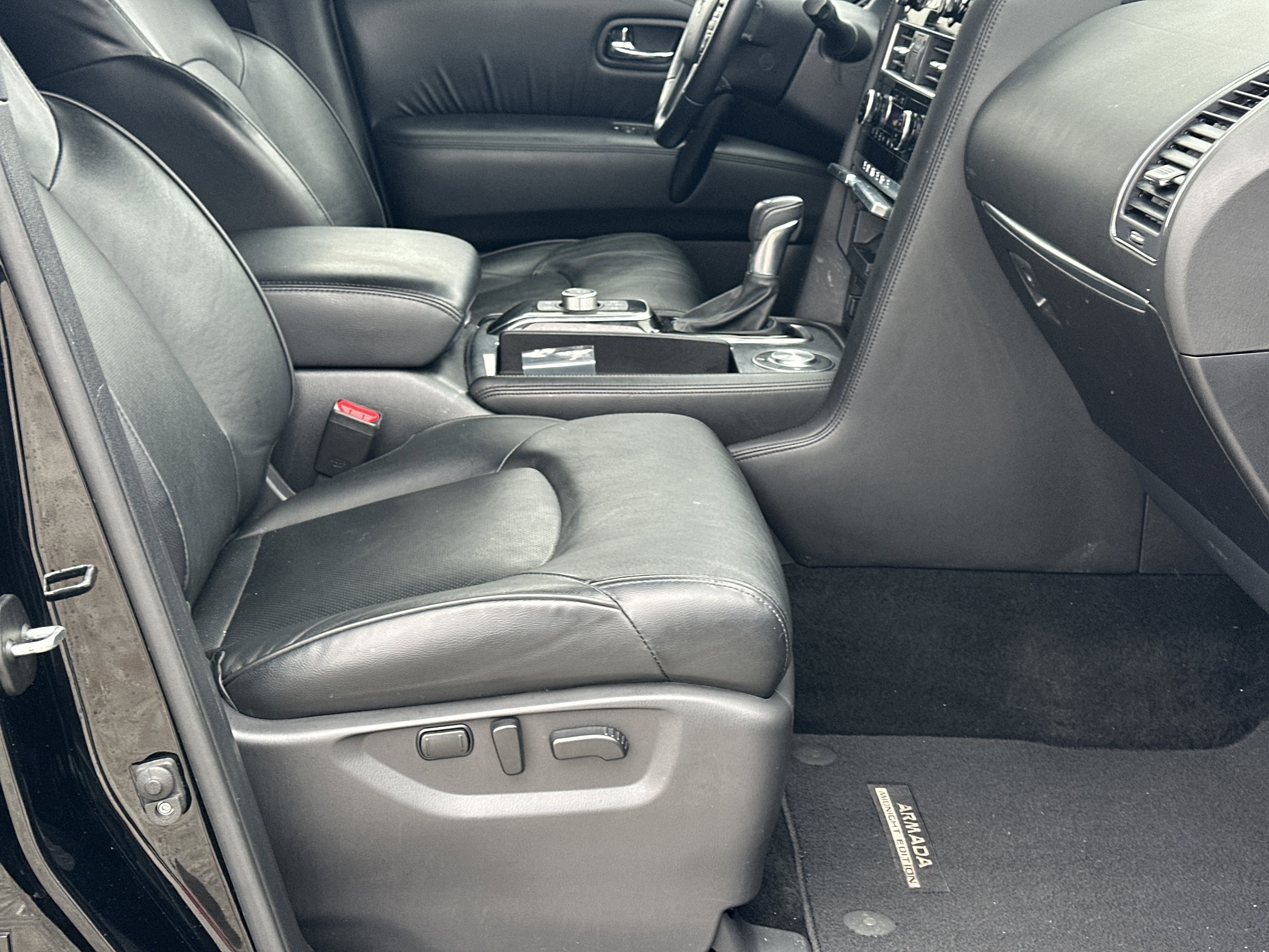 Used 2022 Nissan Armada SL w/ Midnight Edition Package image 13