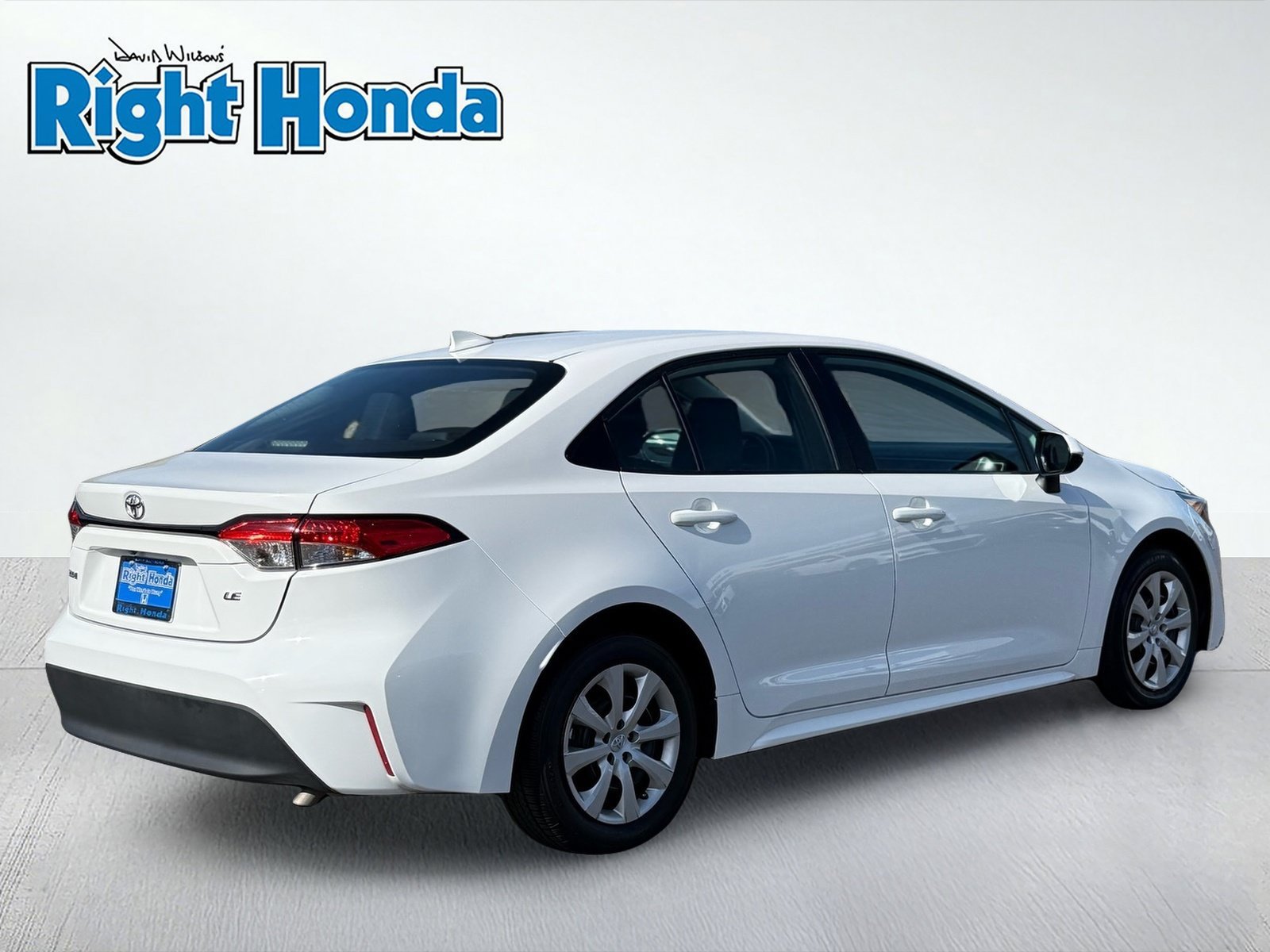 Used 2025 Toyota Corolla LE FWD image 8