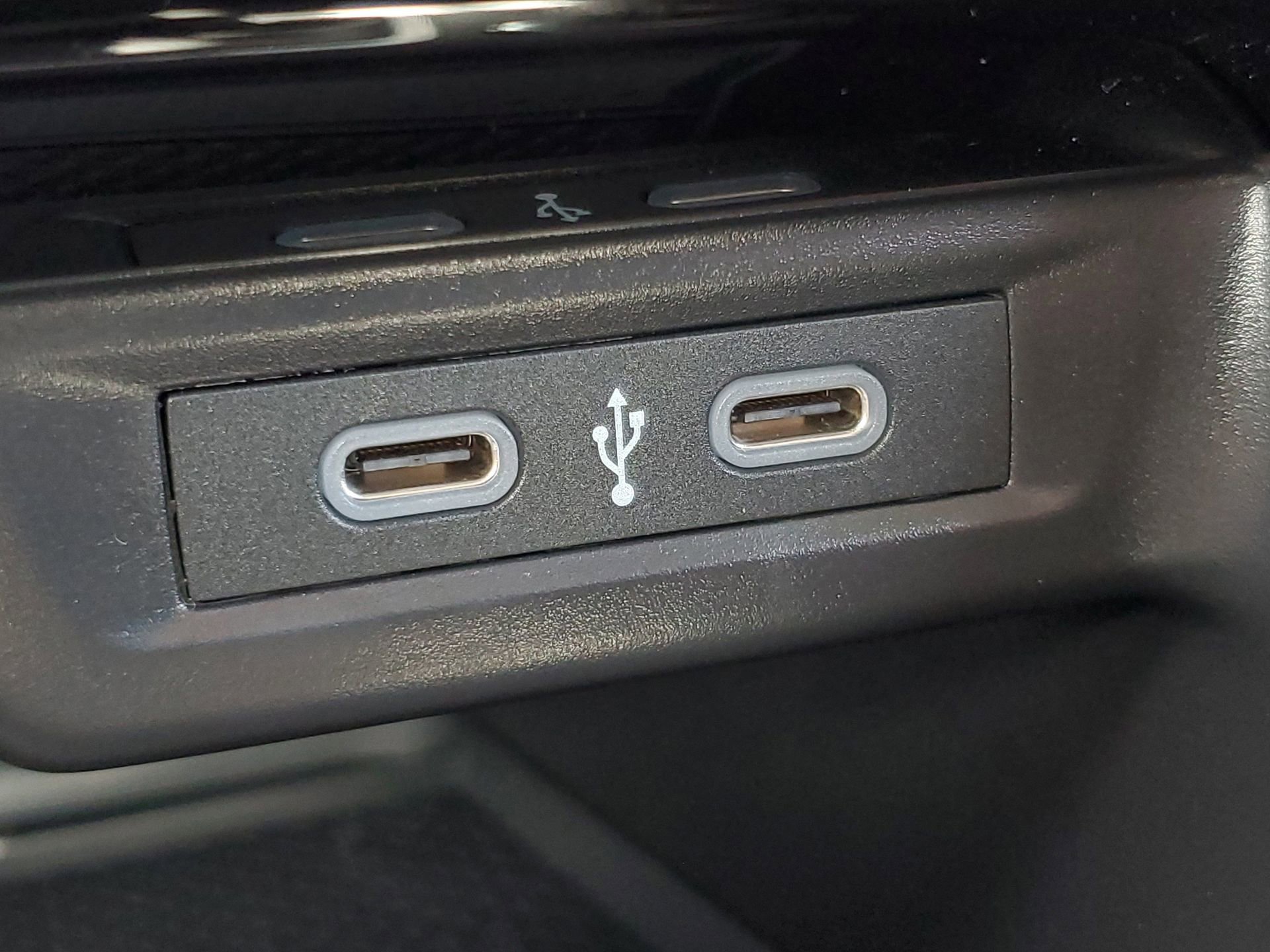 Used 2025 Volkswagen Jetta SE FWD image 28