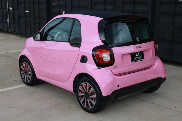 Used 2016 smart fortwo passion RWD image 8
