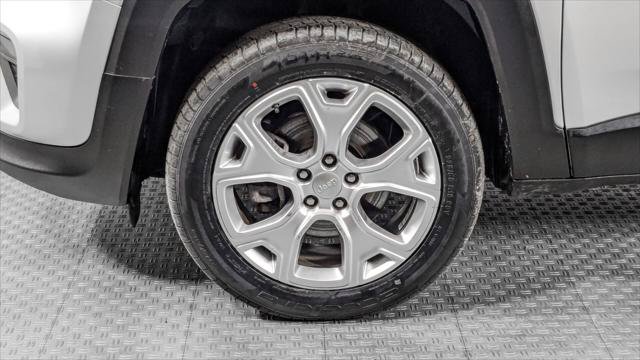 Used 2020 Jeep Renegade Limited AWD/4WD image 36