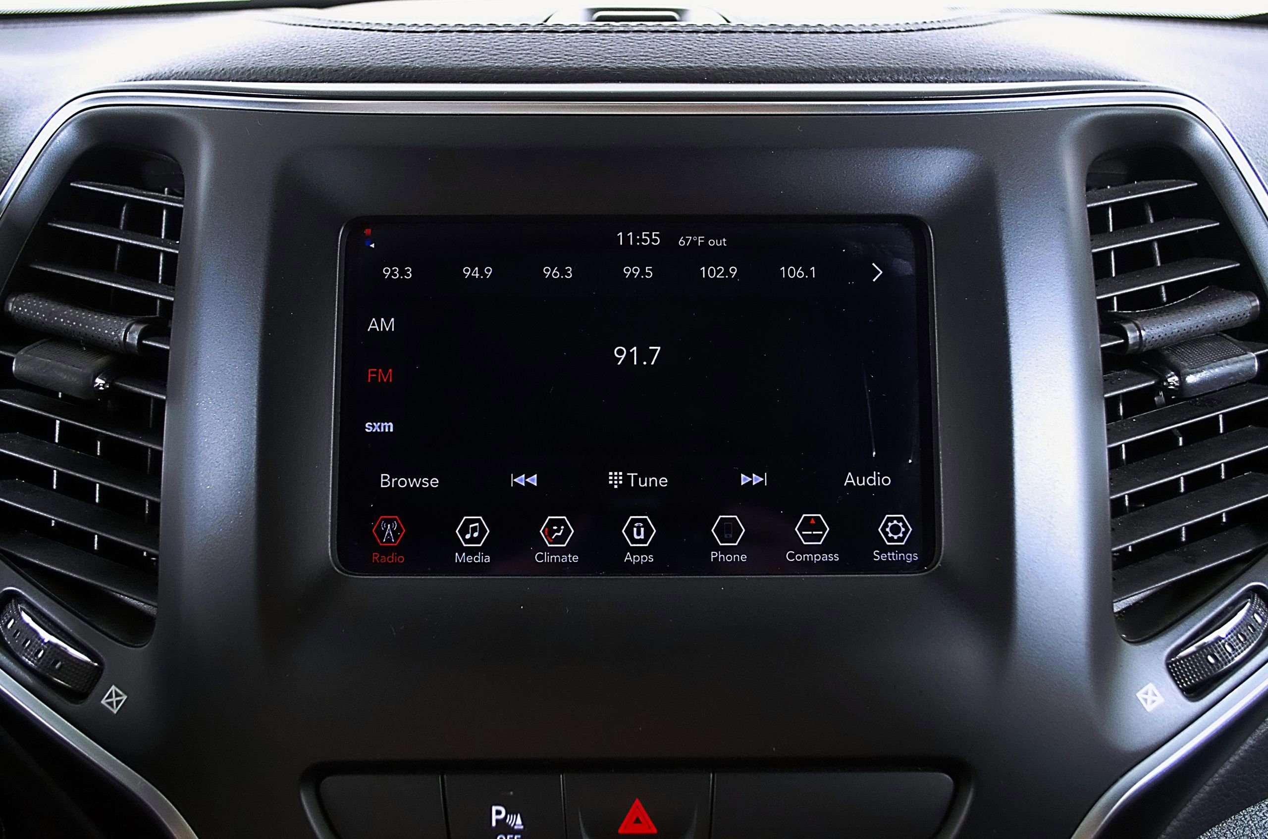 Used 2019 Jeep Cherokee Latitude Plus image 25