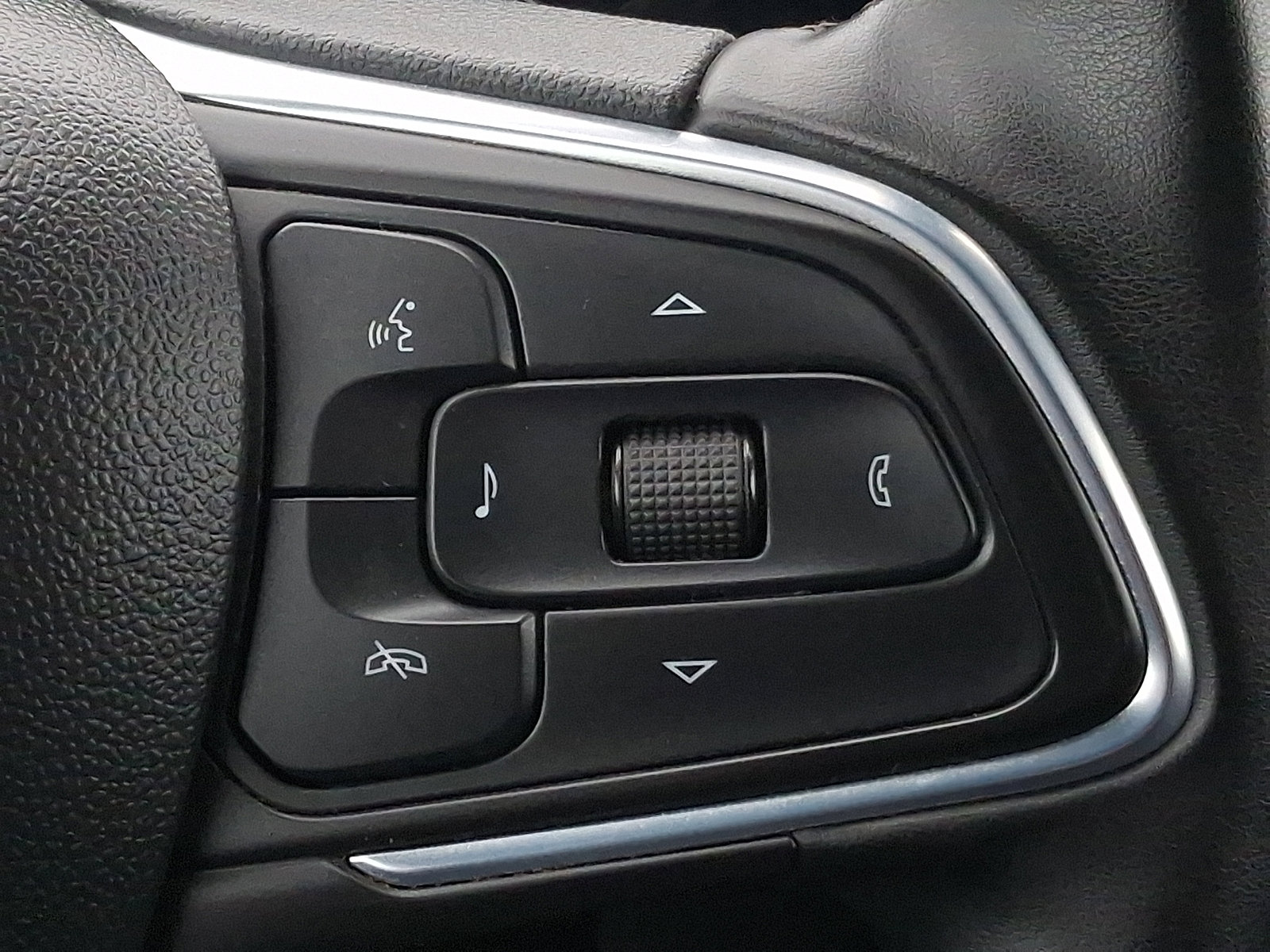 Used 2024 Buick Encore GX Sport Touring image 22