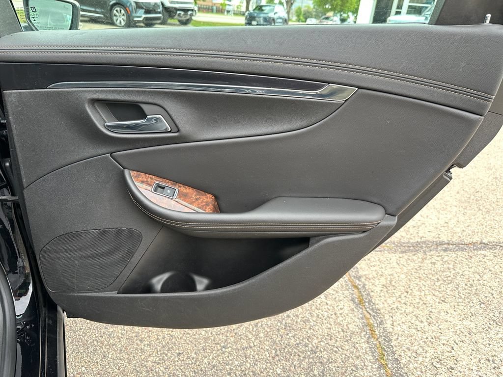 Used 2015 Chevrolet Impala LTZ FWD image 44