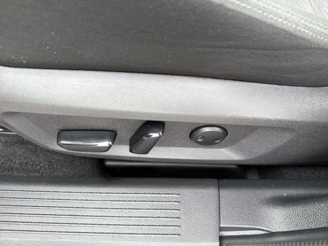 Used 2023 Nissan Rogue SV AWD/4WD image 16