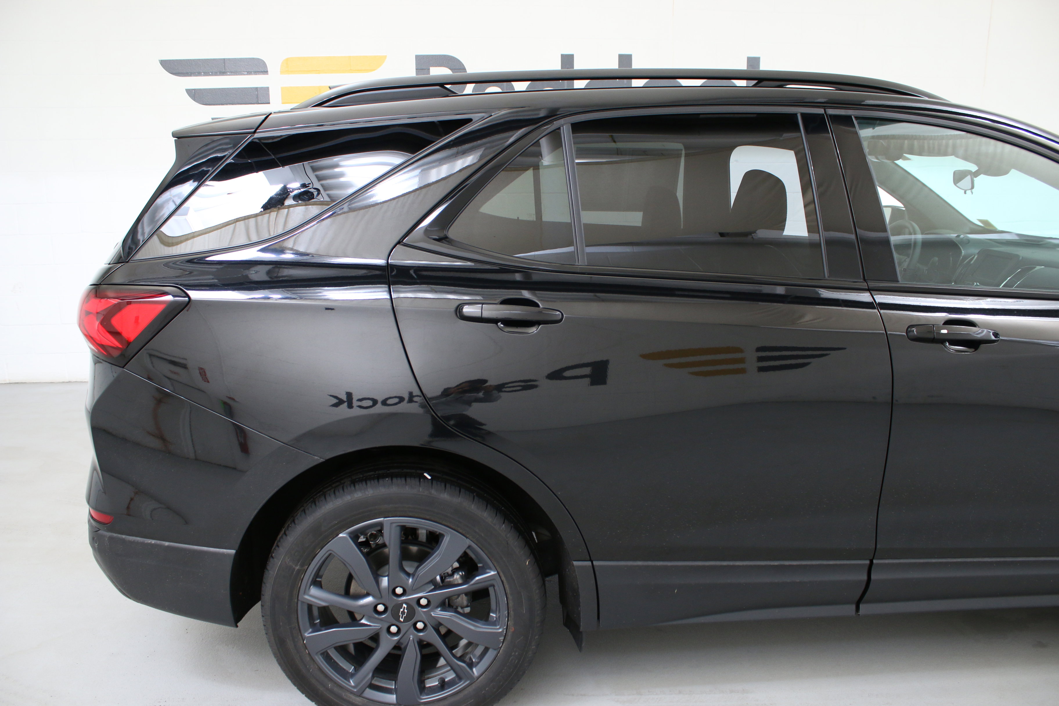 Used 2024 Chevrolet Equinox RS w/ LPO, Floor Liner Package FWD image 10
