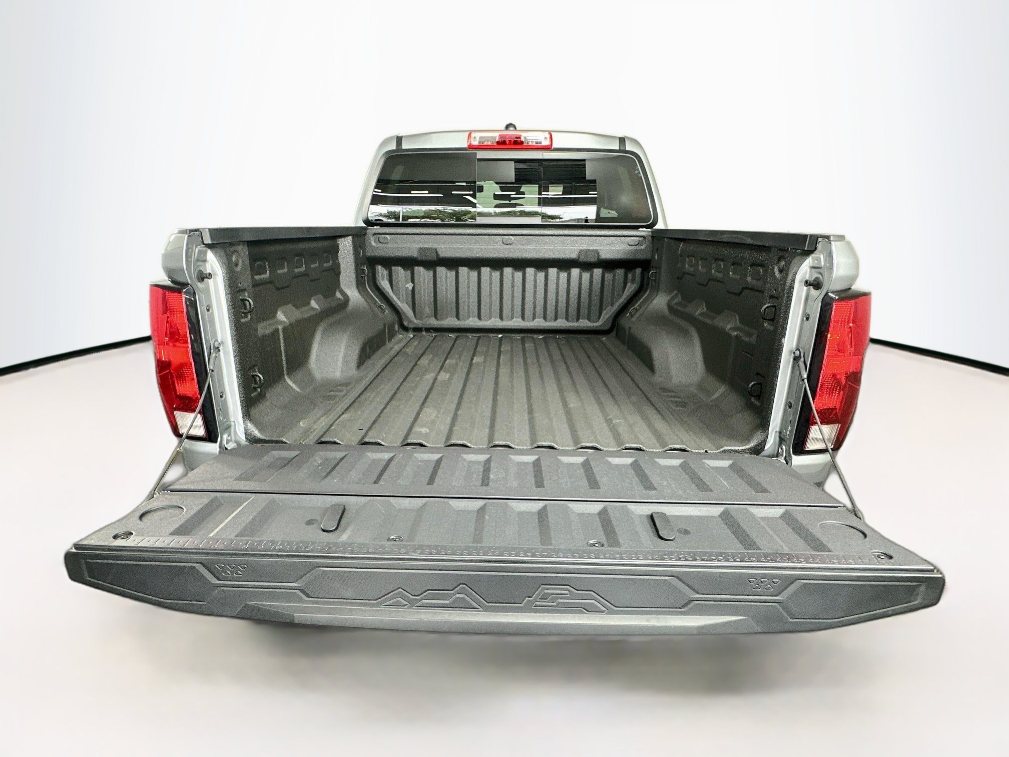 Used 2025 Chevrolet Colorado Trail Boss AWD/4WD image 29