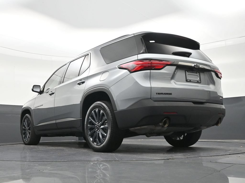 Used 2023 Chevrolet Traverse RS FWD image 28