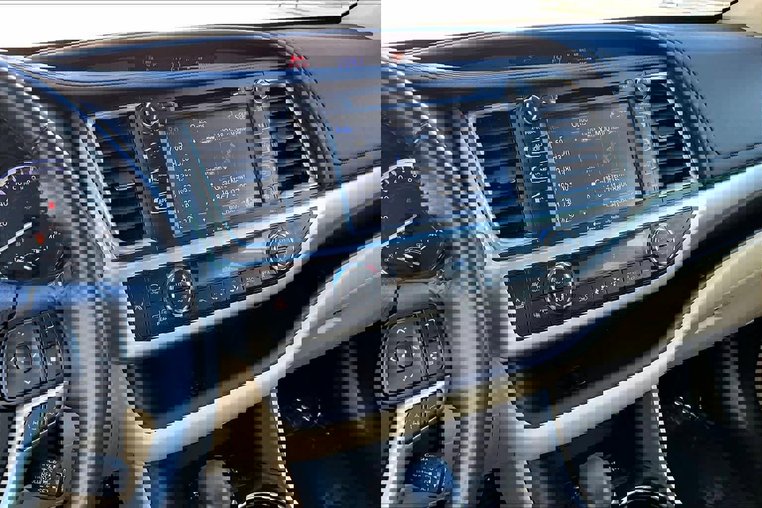 Used 2017 Toyota Highlander XLE image 6