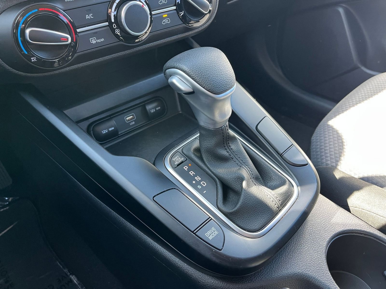 Used 2025 Kia Soul LX w/ LX Technology Package FWD image 39