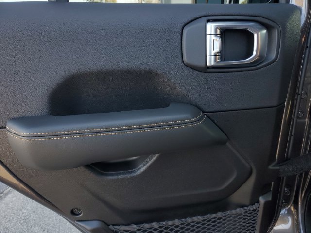 New 2026 Jeep Wrangler Unlimited Sahara AWD/4WD image 12