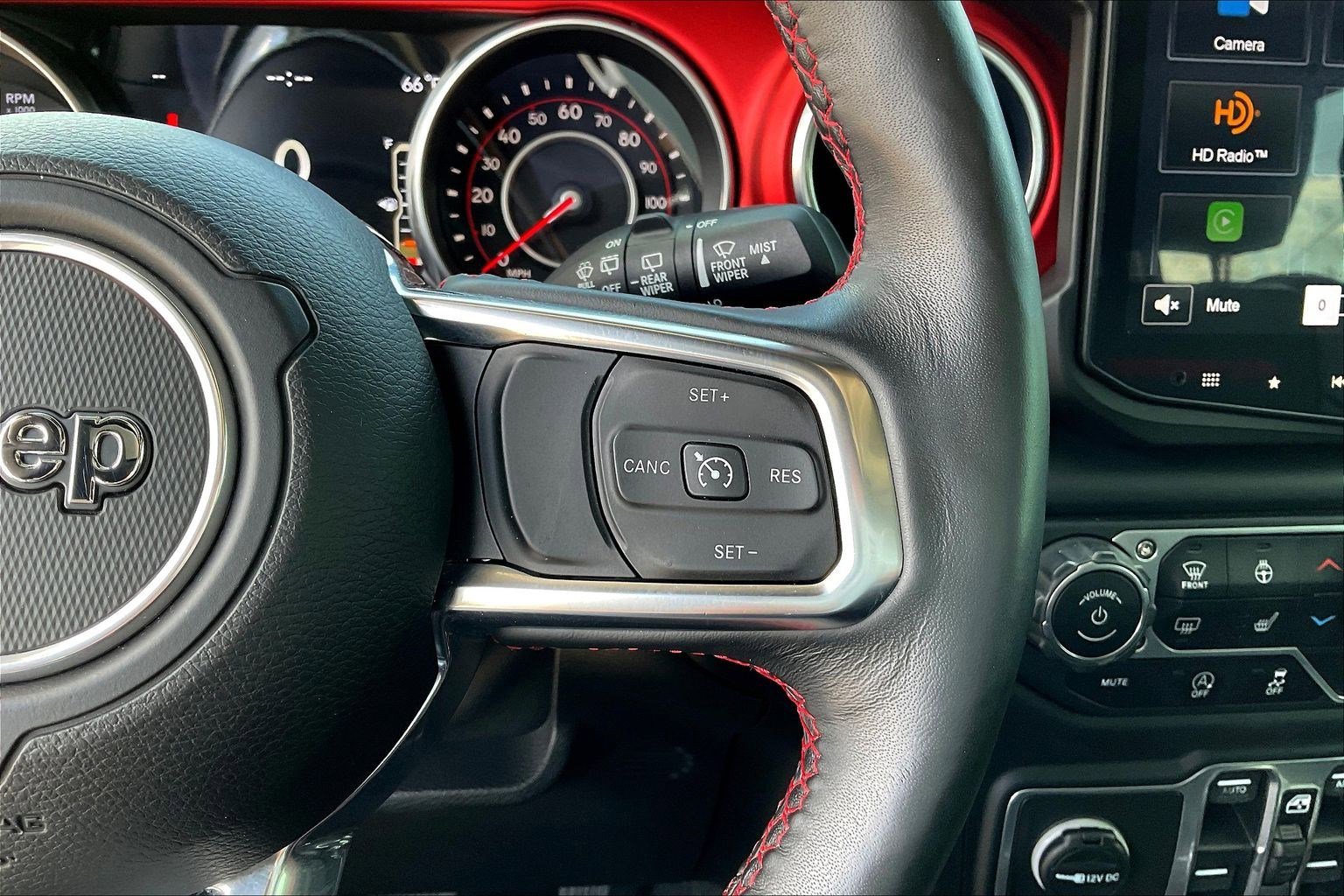 Used 2018 Jeep Wrangler Unlimited Rubicon AWD/4WD image 12