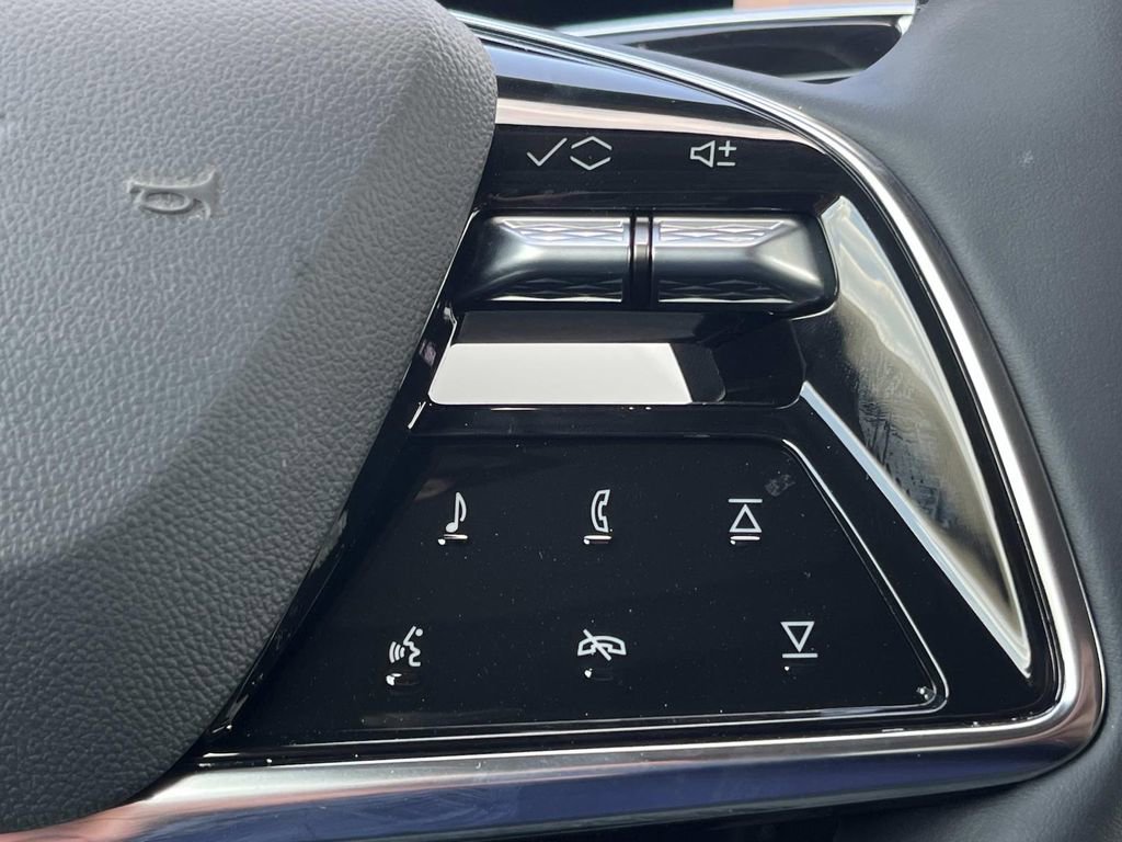 New 2025 Cadillac Optiq Sport 1 image 29