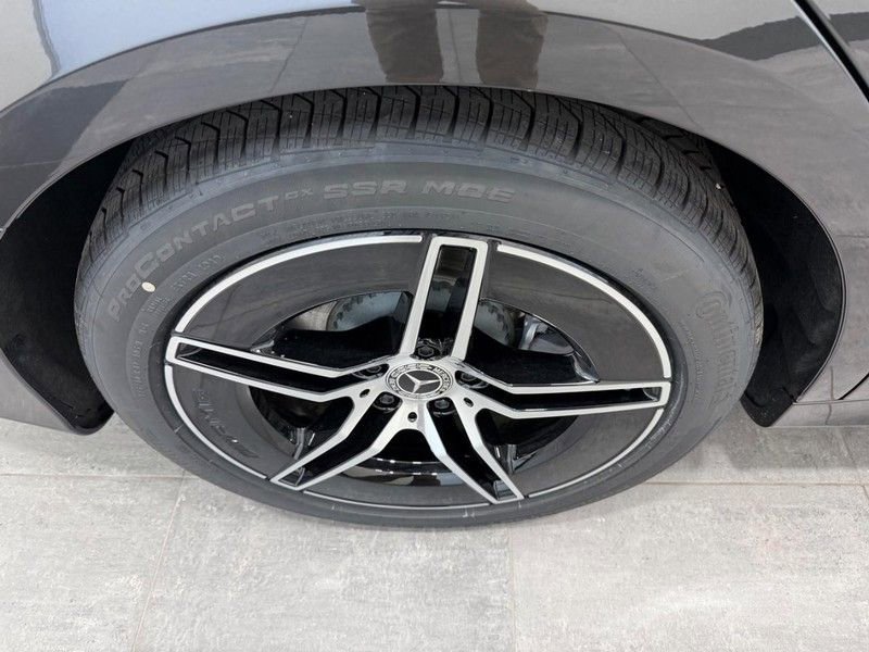 New 2026 Mercedes-Benz E 450 4MATIC Sedan image 3