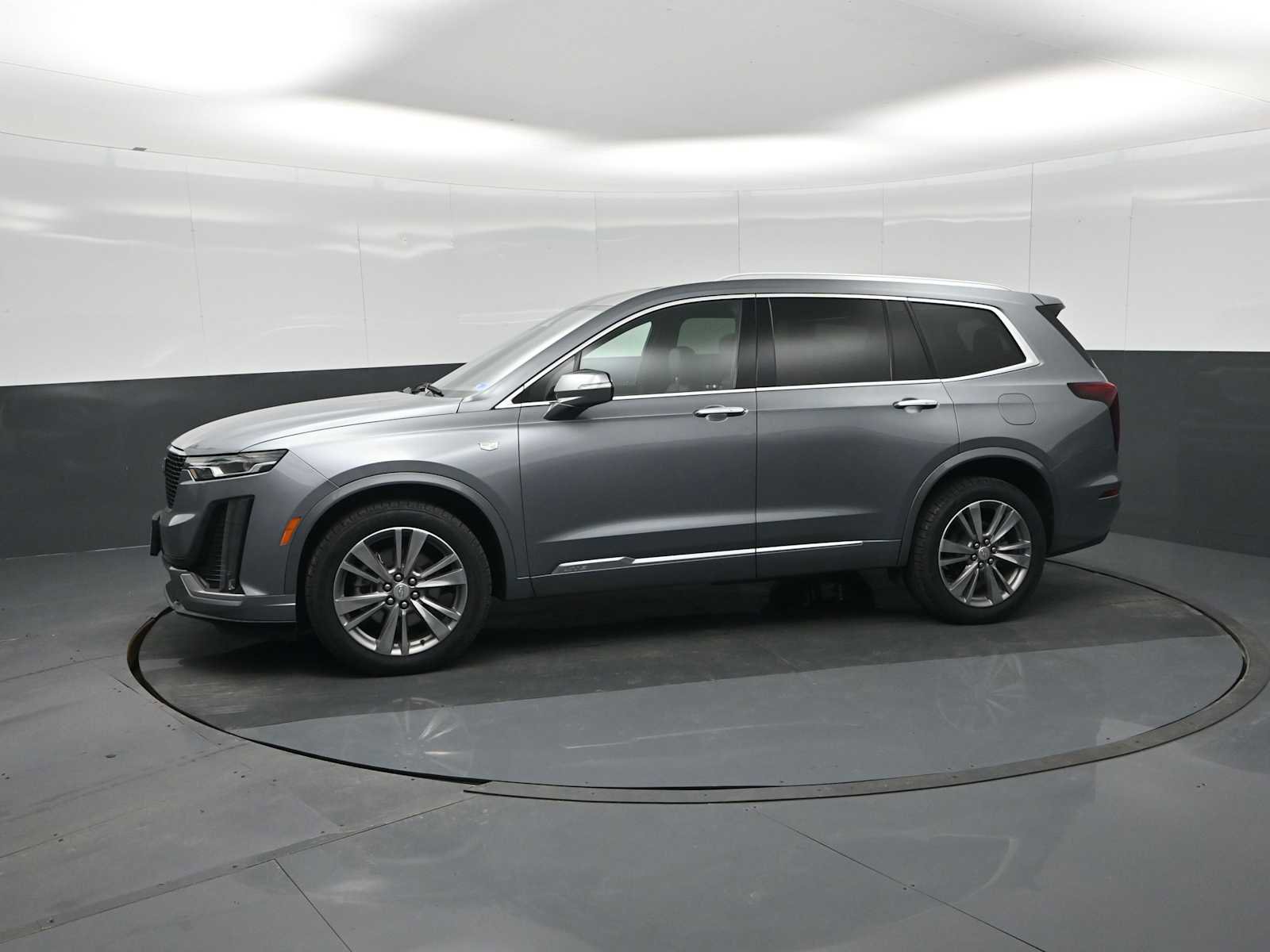 Used 2022 Cadillac XT6 Premium Luxury image 4