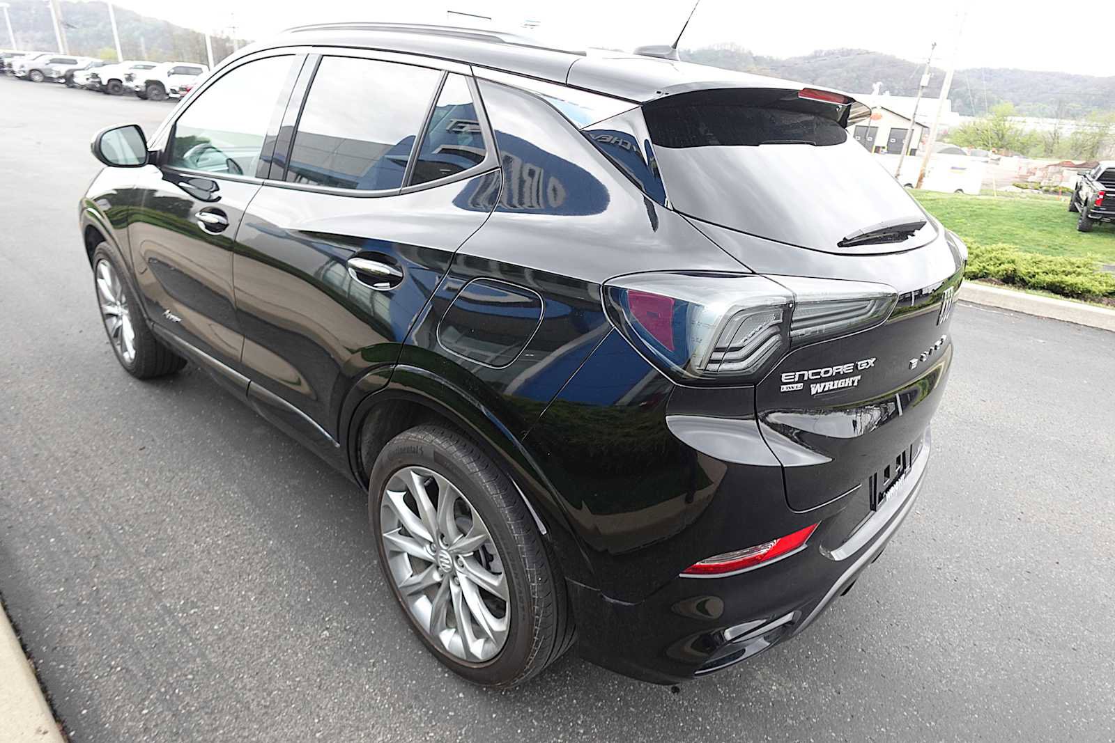 Used 2024 Buick Encore GX Avenir w/ Avenir Convenience Package image 4