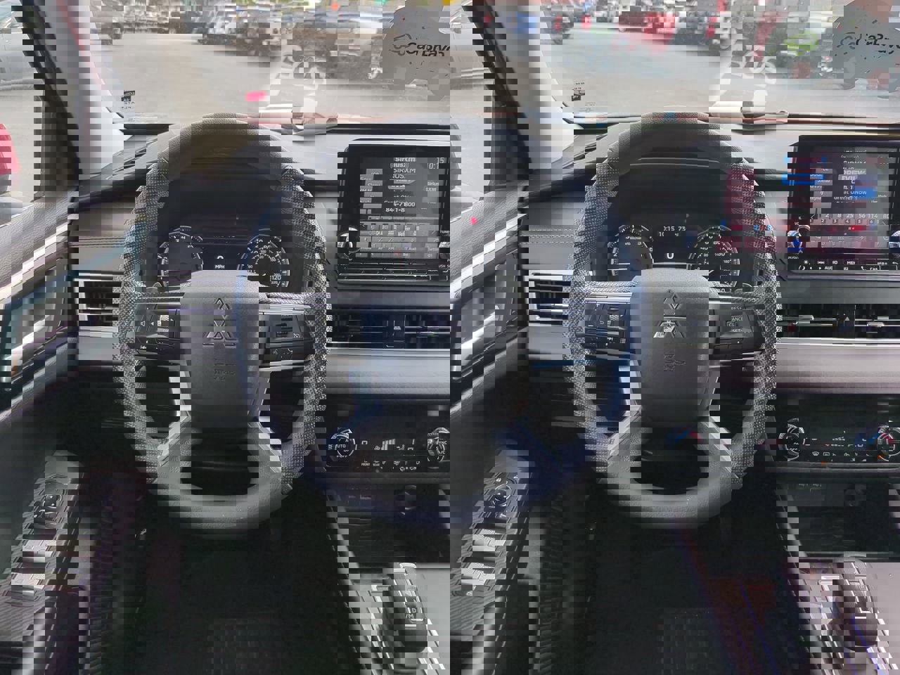 Used 2022 Mitsubishi Outlander ES image 16