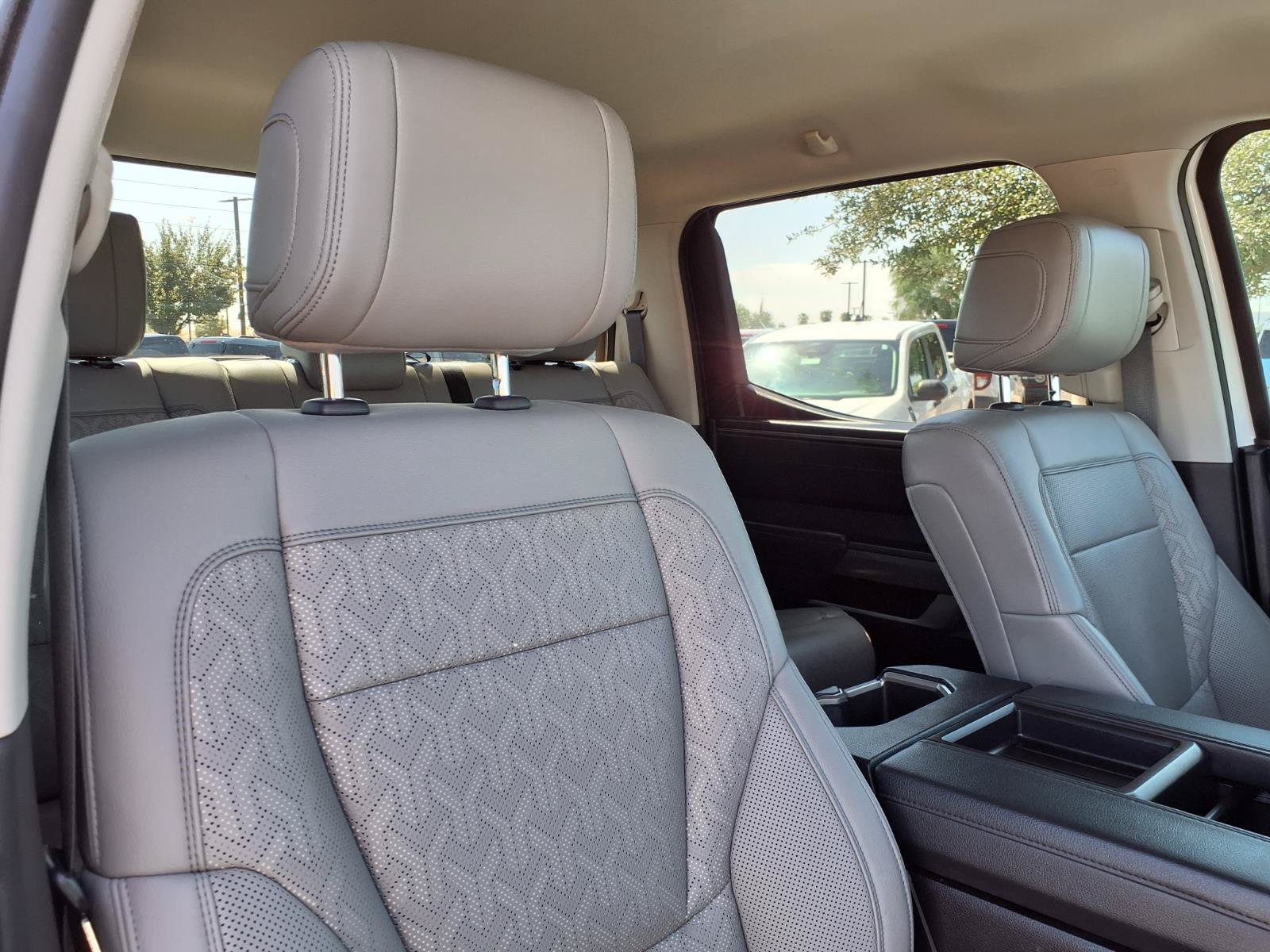 Used 2022 Toyota Tundra SR5 w/ SR5 Premium Package RWD image 12