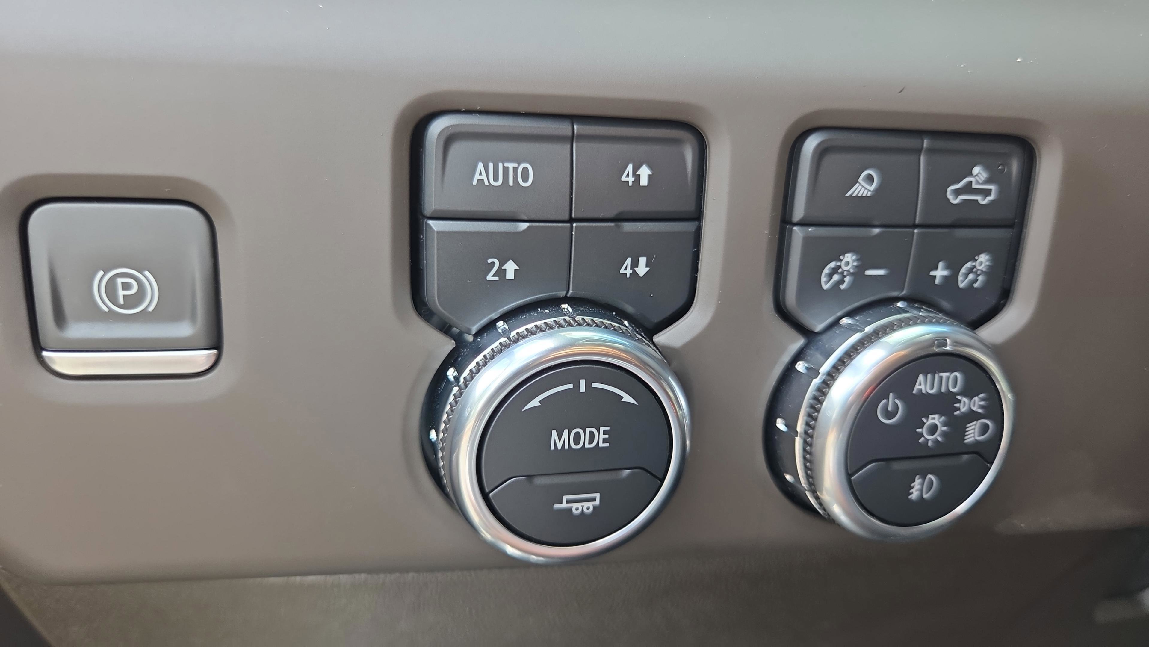 Used 2024 GMC Sierra 2500 Denali w/ Denali Reserve Package AWD/4WD image 27