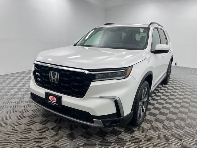 Used 2023 Honda Pilot Touring image 2