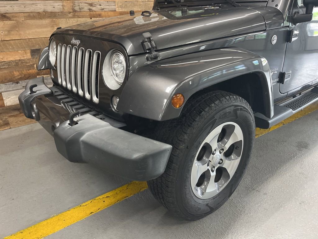 Used 2017 Jeep Wrangler Unlimited Sahara w/ Connectivity Group image 3