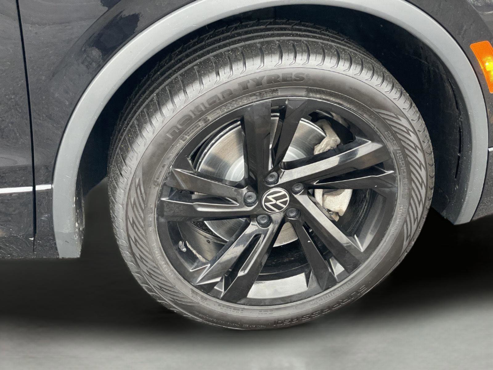 Used 2023 Volkswagen Tiguan SE R-Line image 10