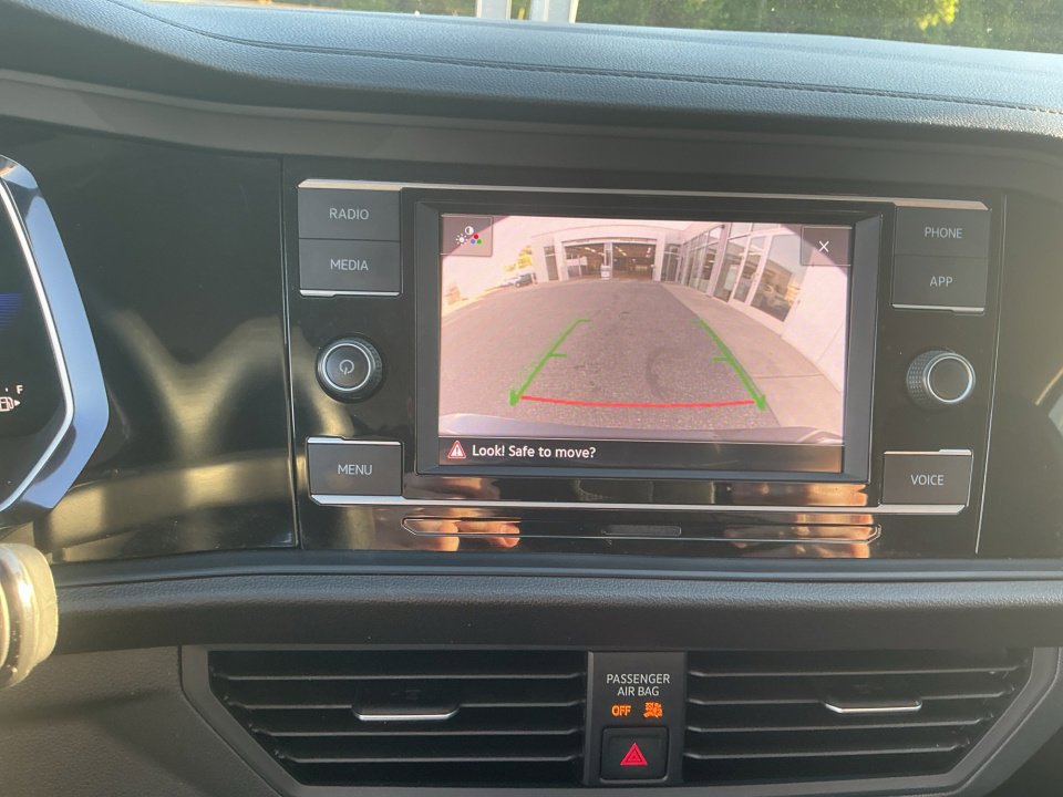 Certified 2022 Volkswagen Jetta SE image 23