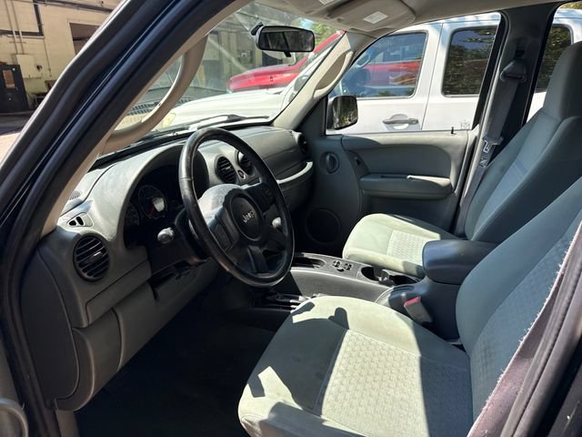 Used 2007 Jeep Liberty Sport AWD/4WD image 14