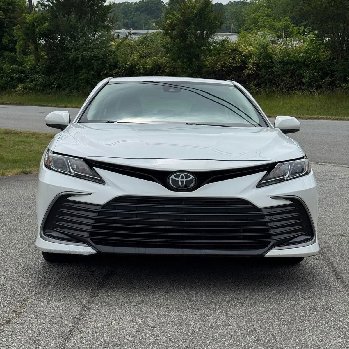 Used 2022 Toyota Camry LE FWD image 11