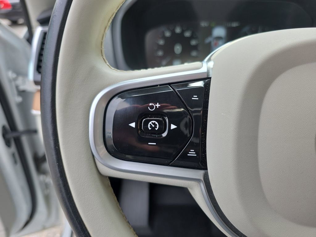 Used 2022 Volvo XC90 T5 Momentum w/ Advanced Package image 27