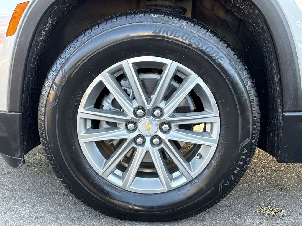 Used 2023 Chevrolet Traverse LT image 12