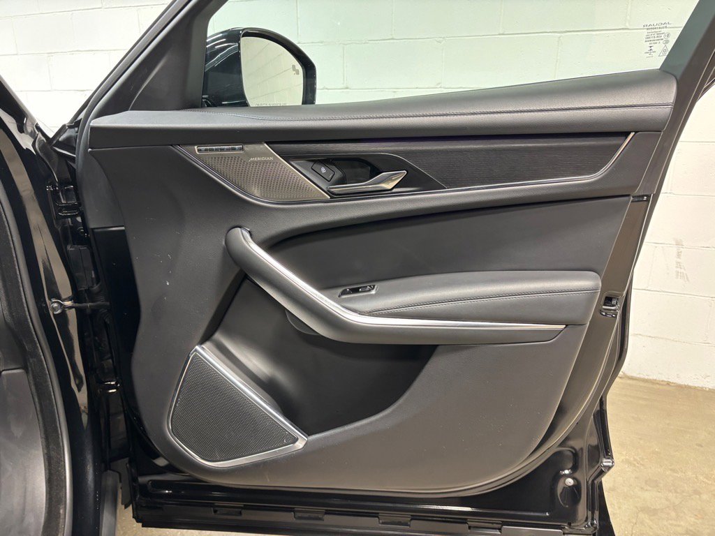 Used 2023 Jaguar F-PACE S image 33