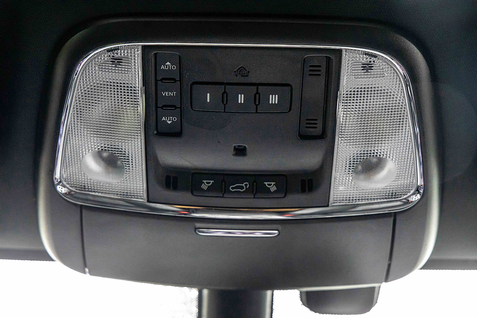 Used 2022 Jeep Grand Cherokee Limited image 17