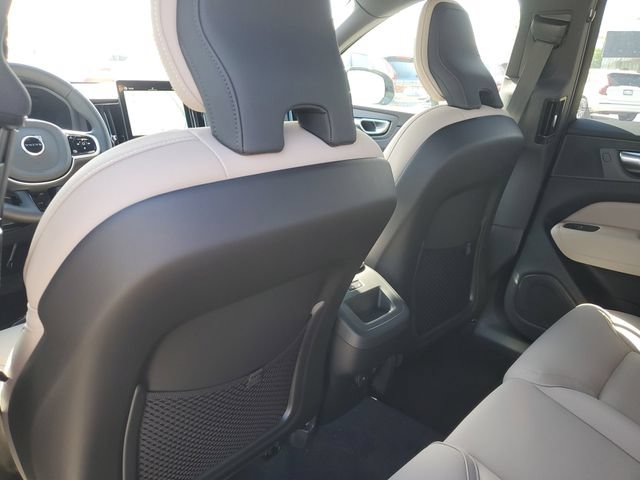 New 2026 Volvo XC60 B5 Plus w/ Protection Package Premier AWD/4WD image 32