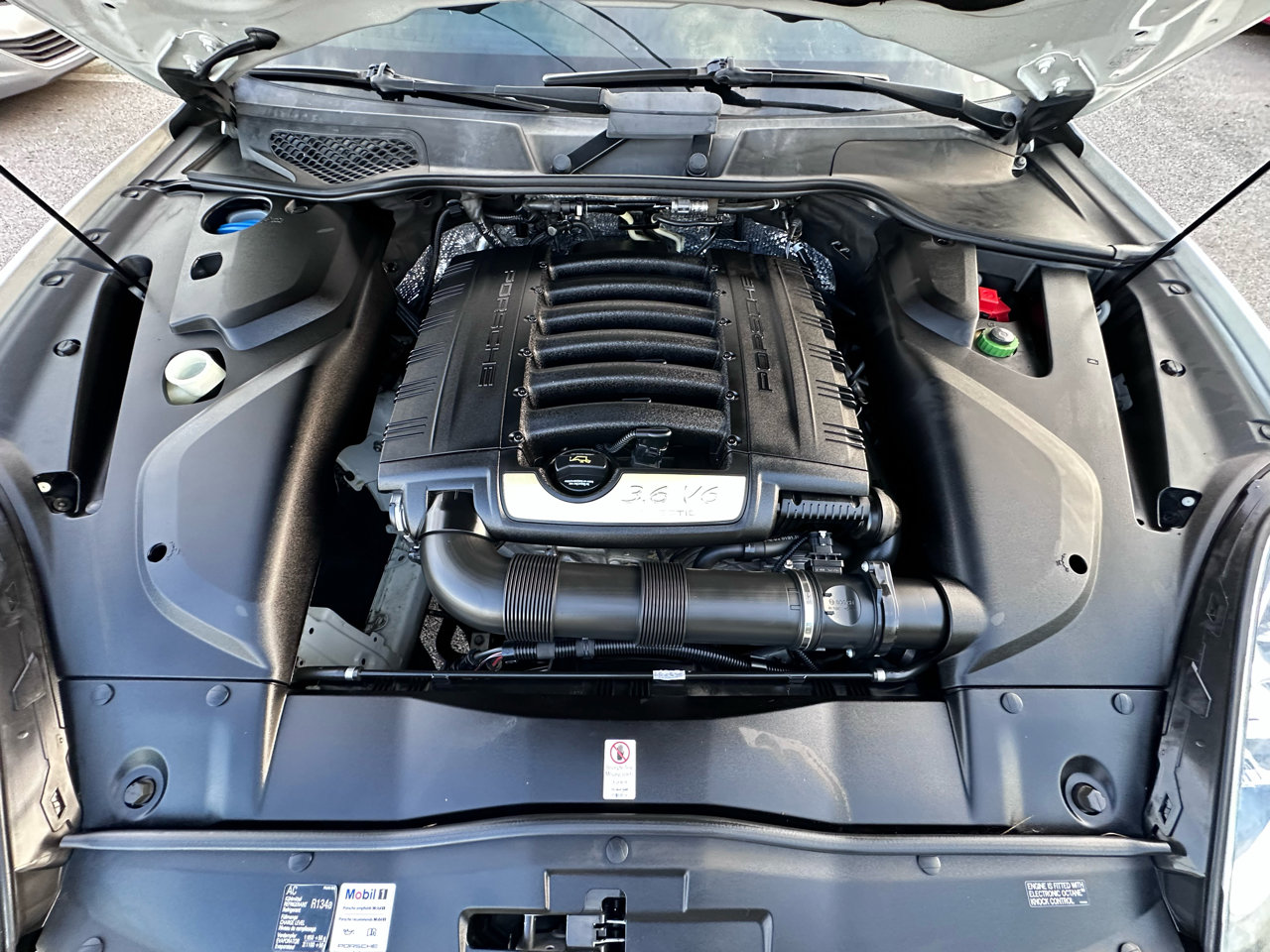 Used 2016 Porsche Cayenne image 45