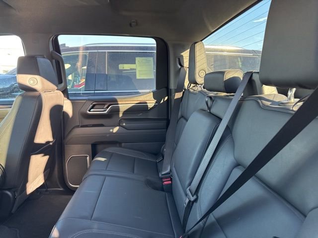 Used 2025 GMC Sierra 1500 SLT image 5