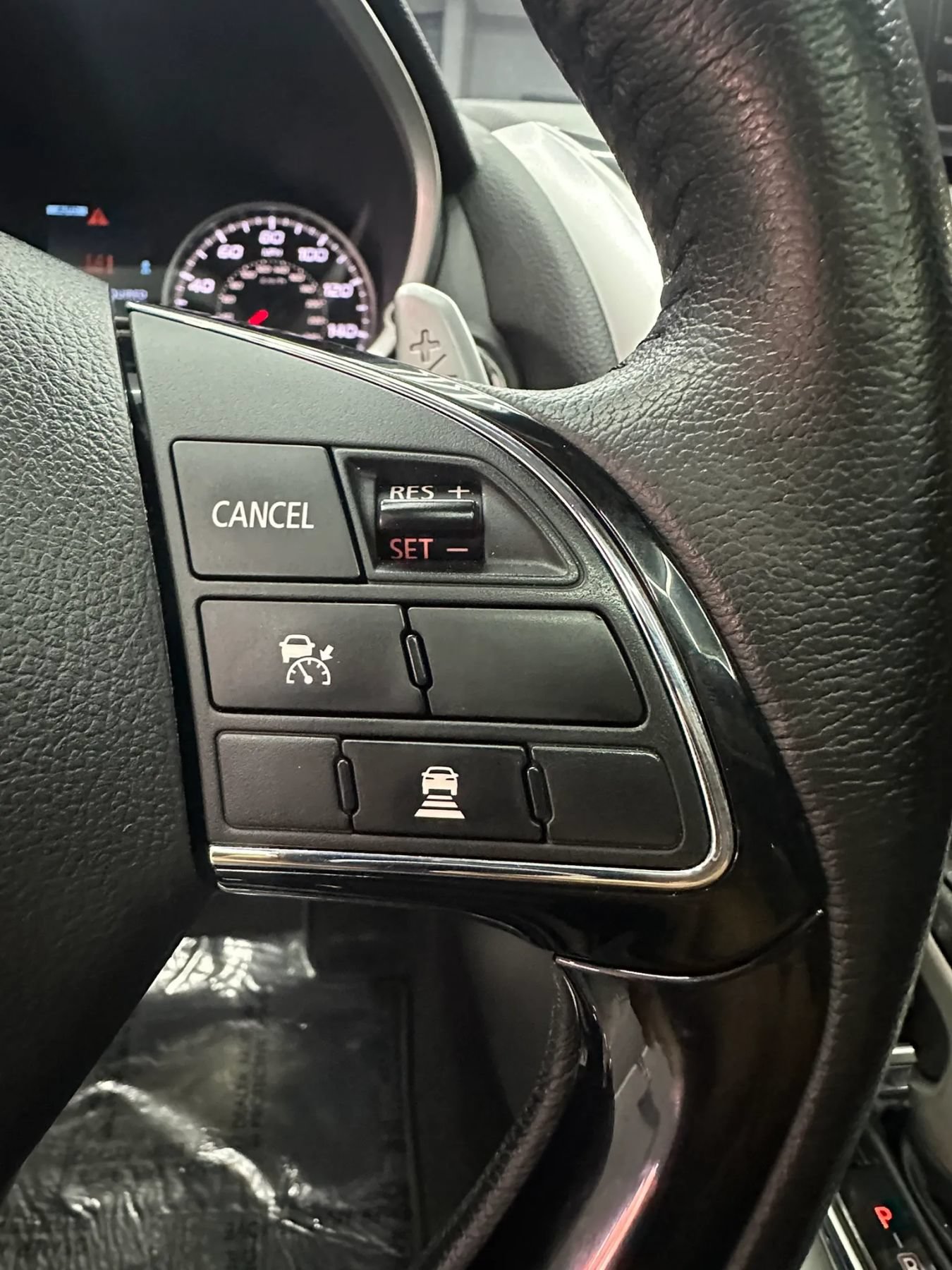Used 2018 Mitsubishi Eclipse Cross SEL AWD/4WD image 12