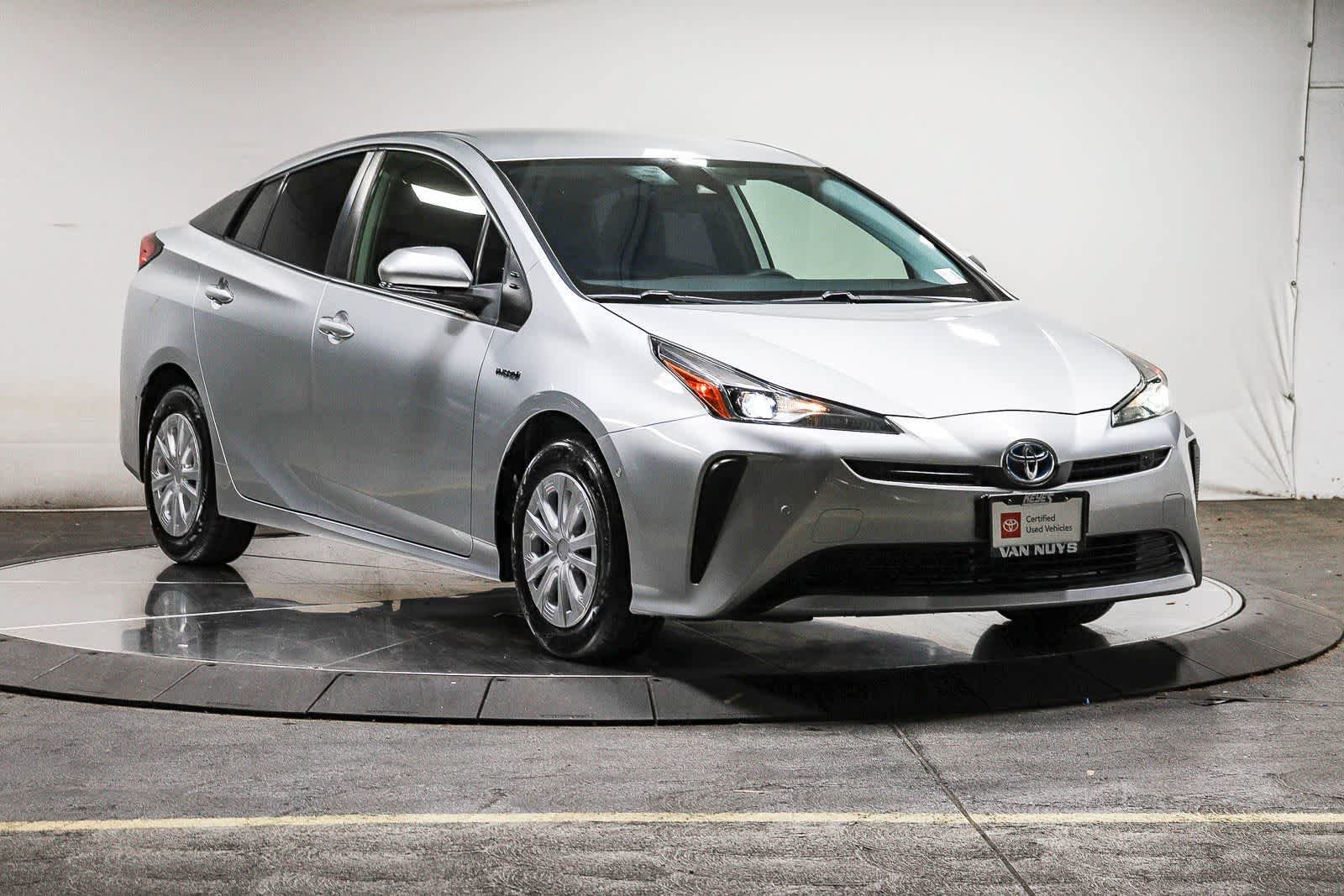 Certified 2022 Toyota Prius LE FWD image 6
