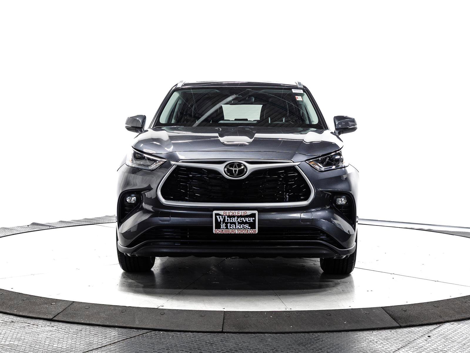 Certified 2023 Toyota Highlander XLE image 2