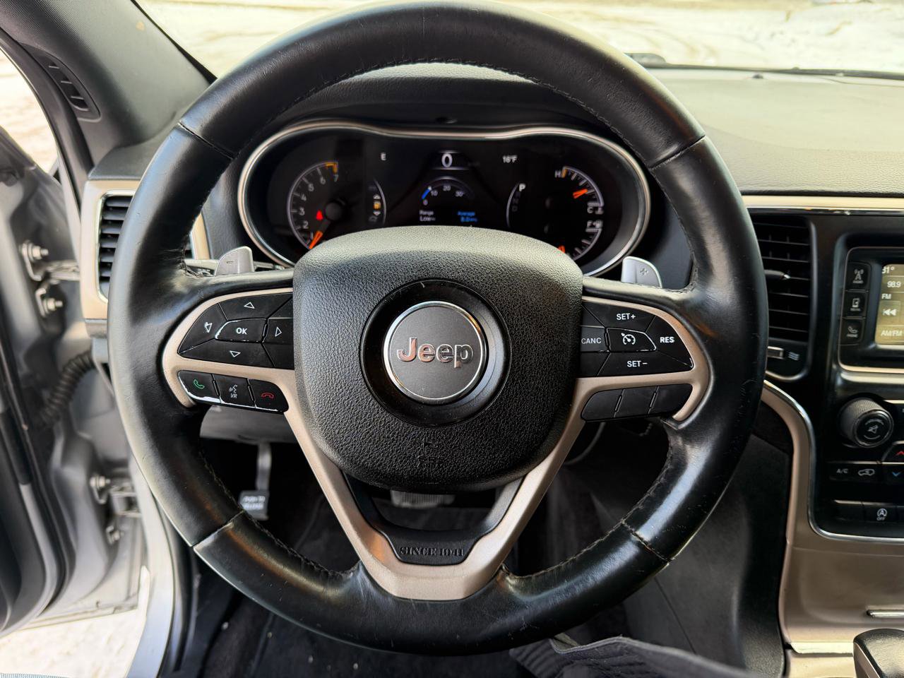 Used 2016 Jeep Grand Cherokee Laredo image 13