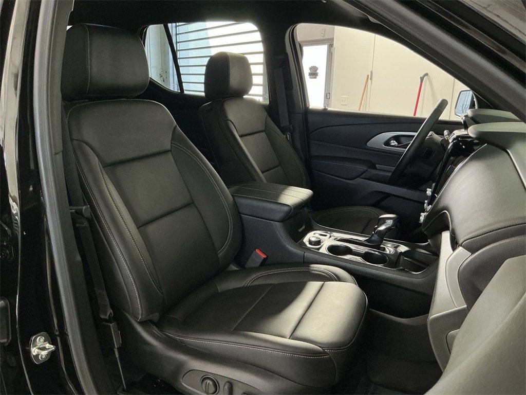 Used 2023 Chevrolet Traverse LT w/ LPO, Roadside Safety Package image 33