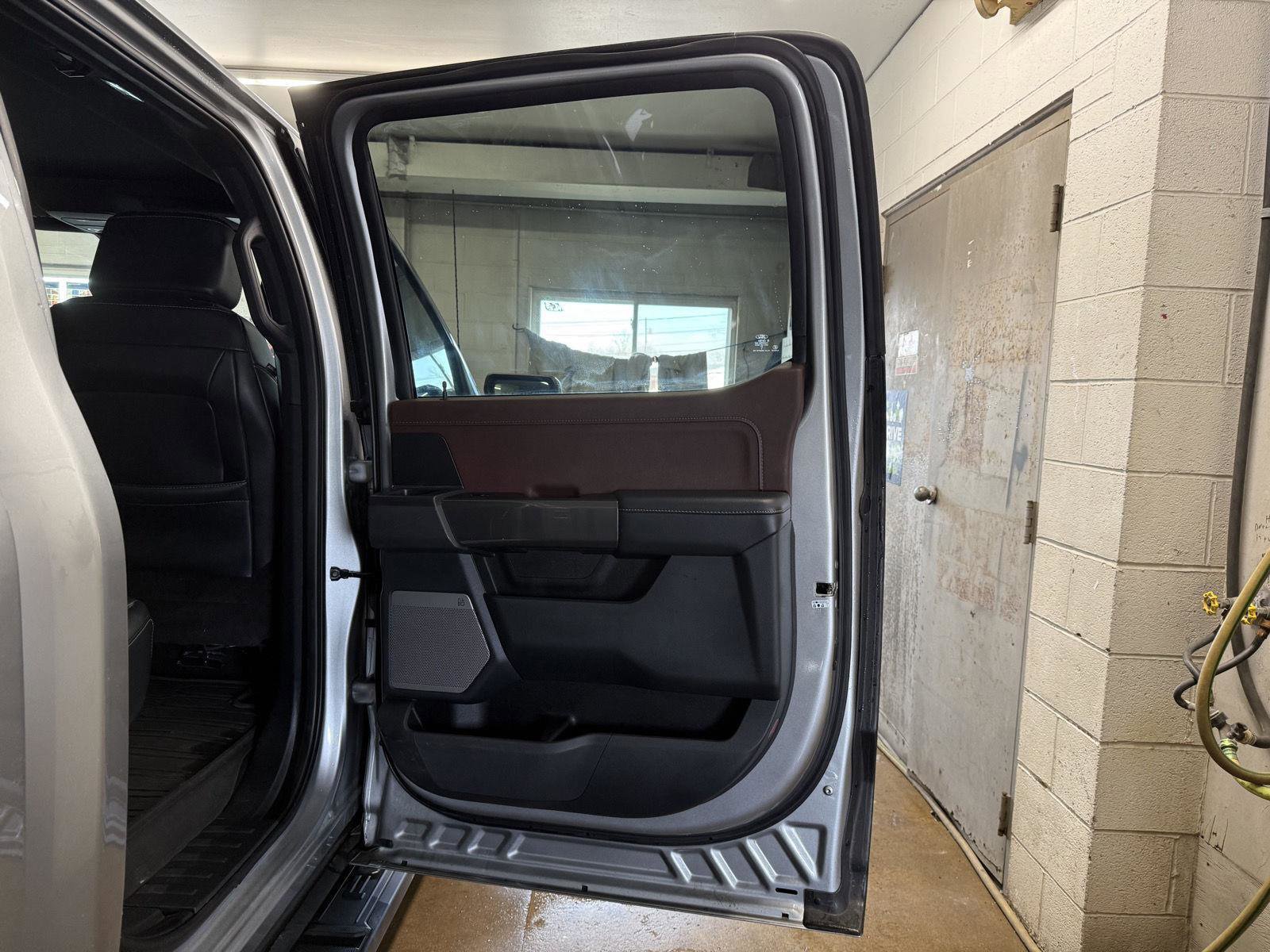 Used 2022 Ford F150 Lariat w/ Max Trailer Tow Package image 23