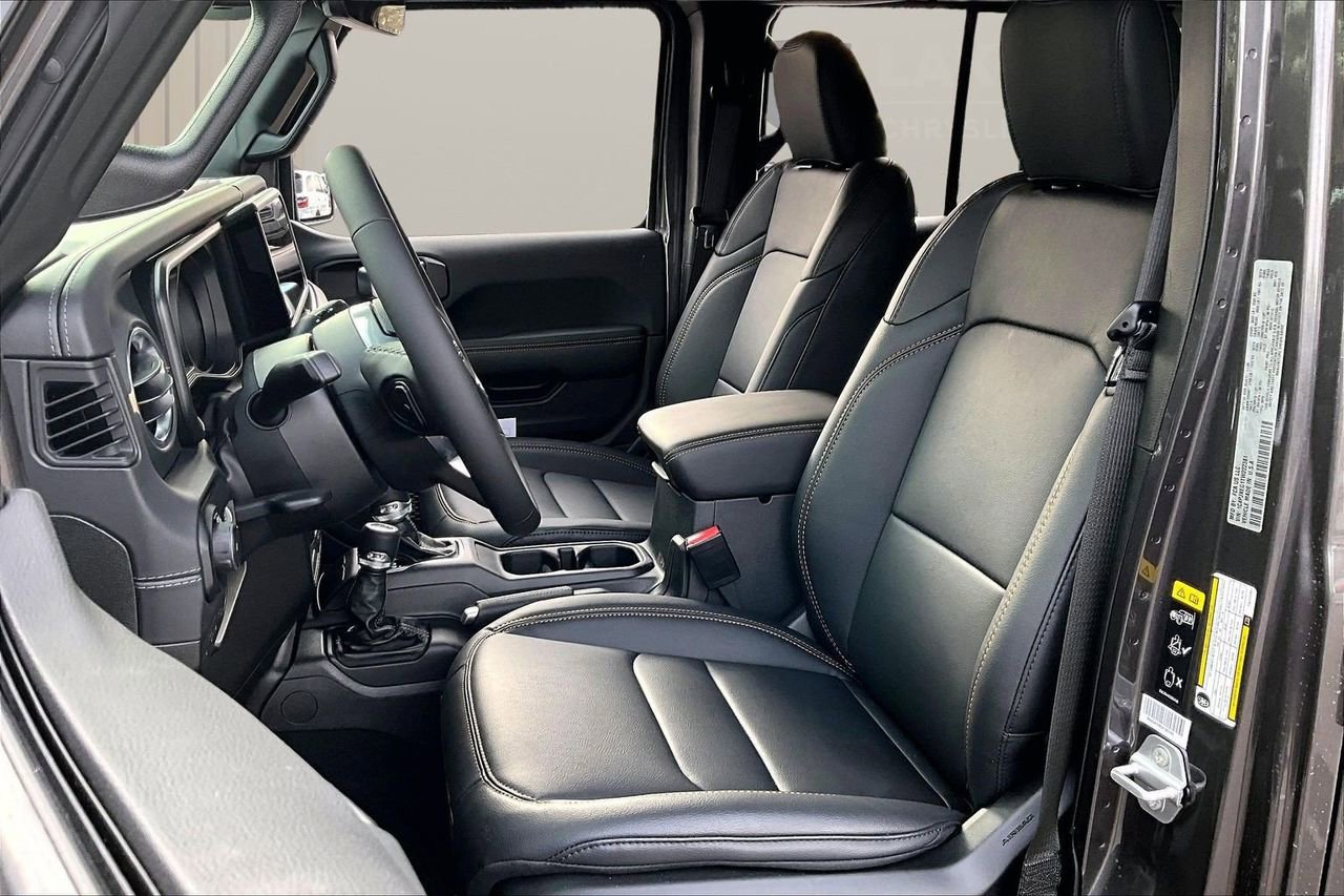 New 2026 Jeep Wrangler Sahara AWD/4WD image 21